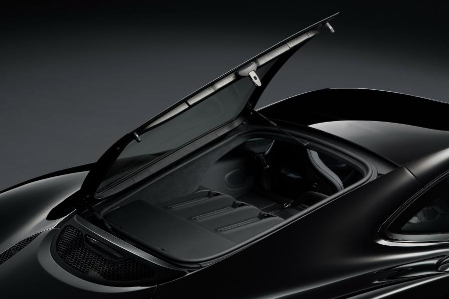 Моторный отсек McLaren 570GT MSO Black Collection 2018 года  (WW) (фото 9 из 10)